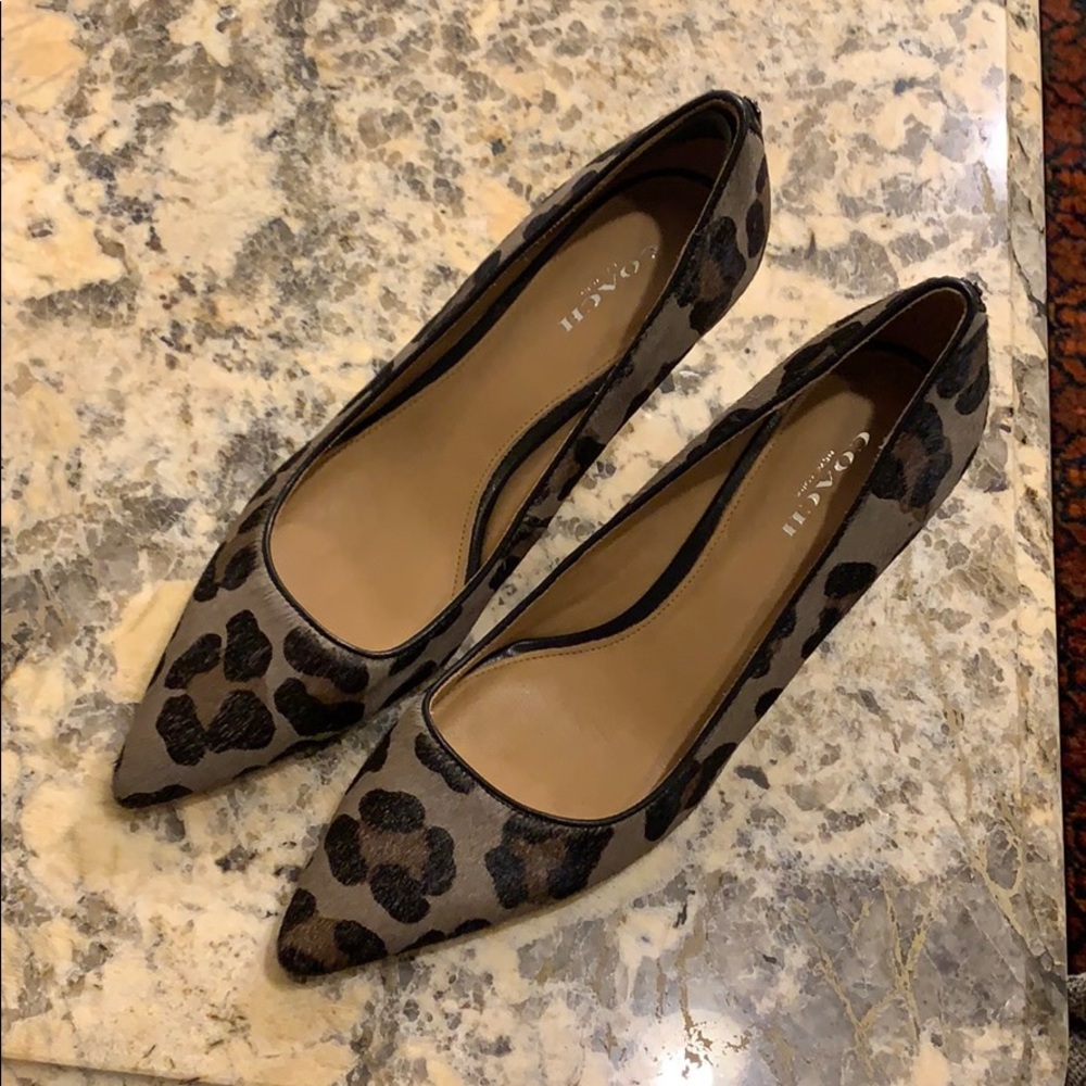 COACH NEW YORK LEOPARD PRINT HEELS/SLVR PLATE
